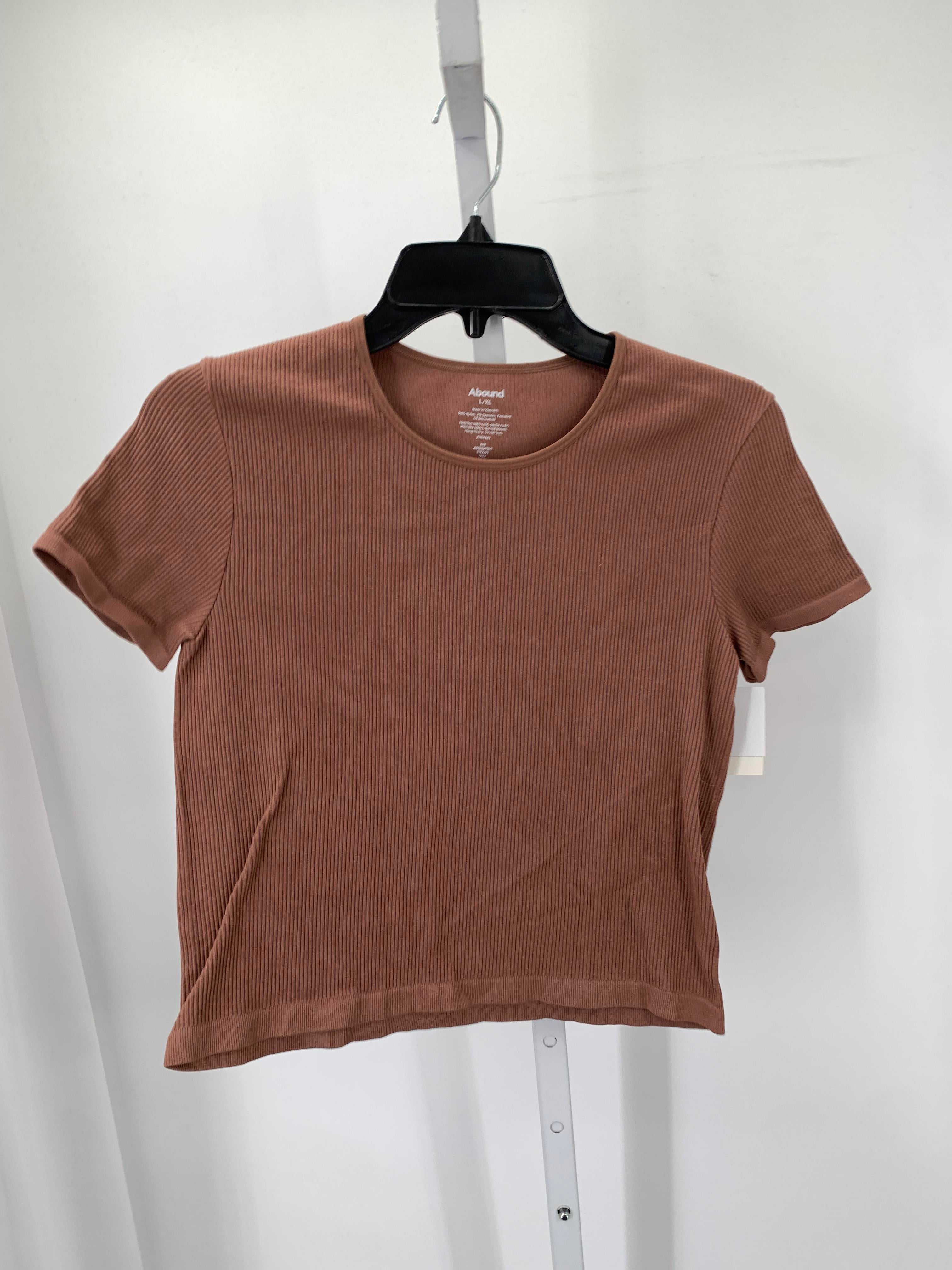 Size Large Juniors Short Sleeve Shirt