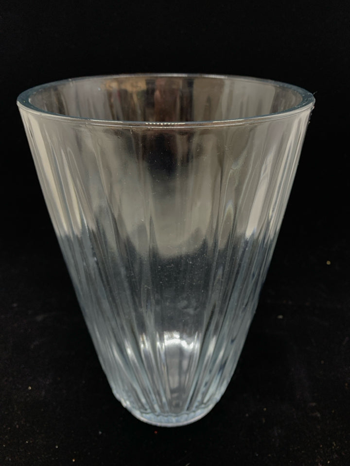 CLEAR RIBBED GLASS VASE.