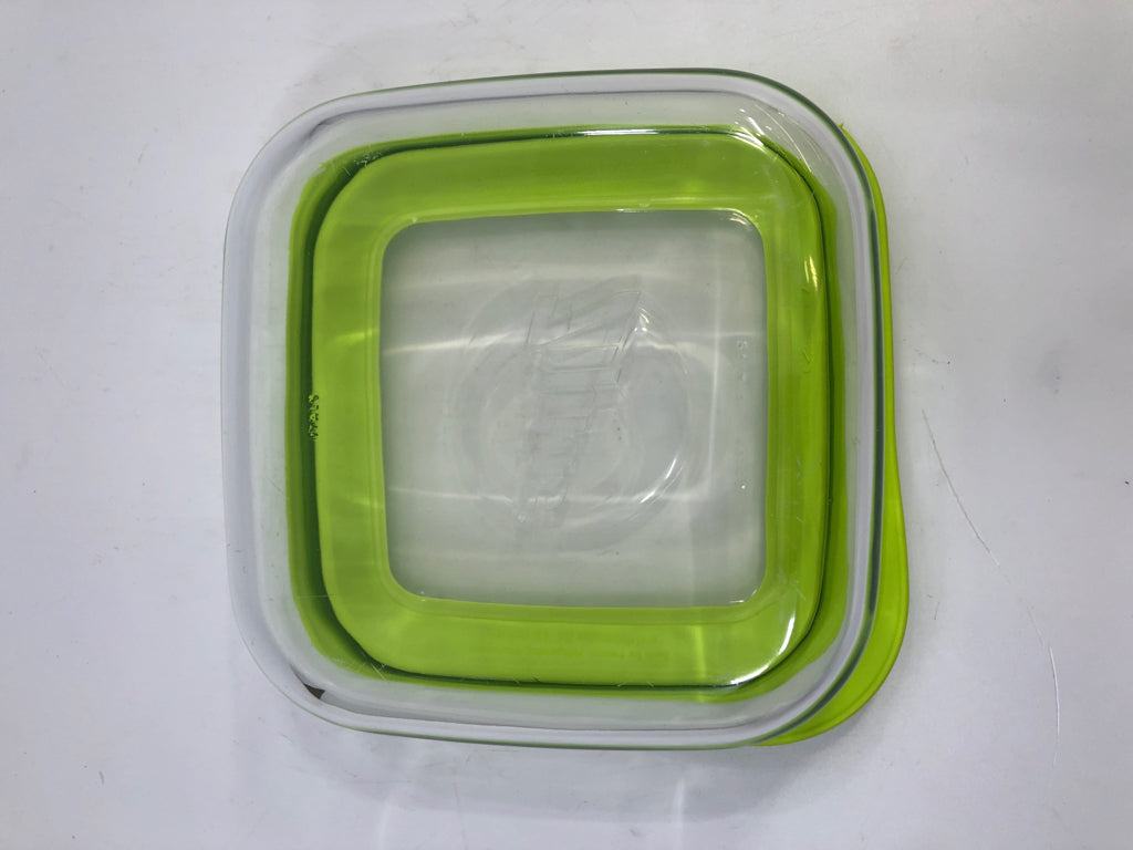 SQUARE ZIPLOCK GLASS CONTAINER W/LIME LID.
