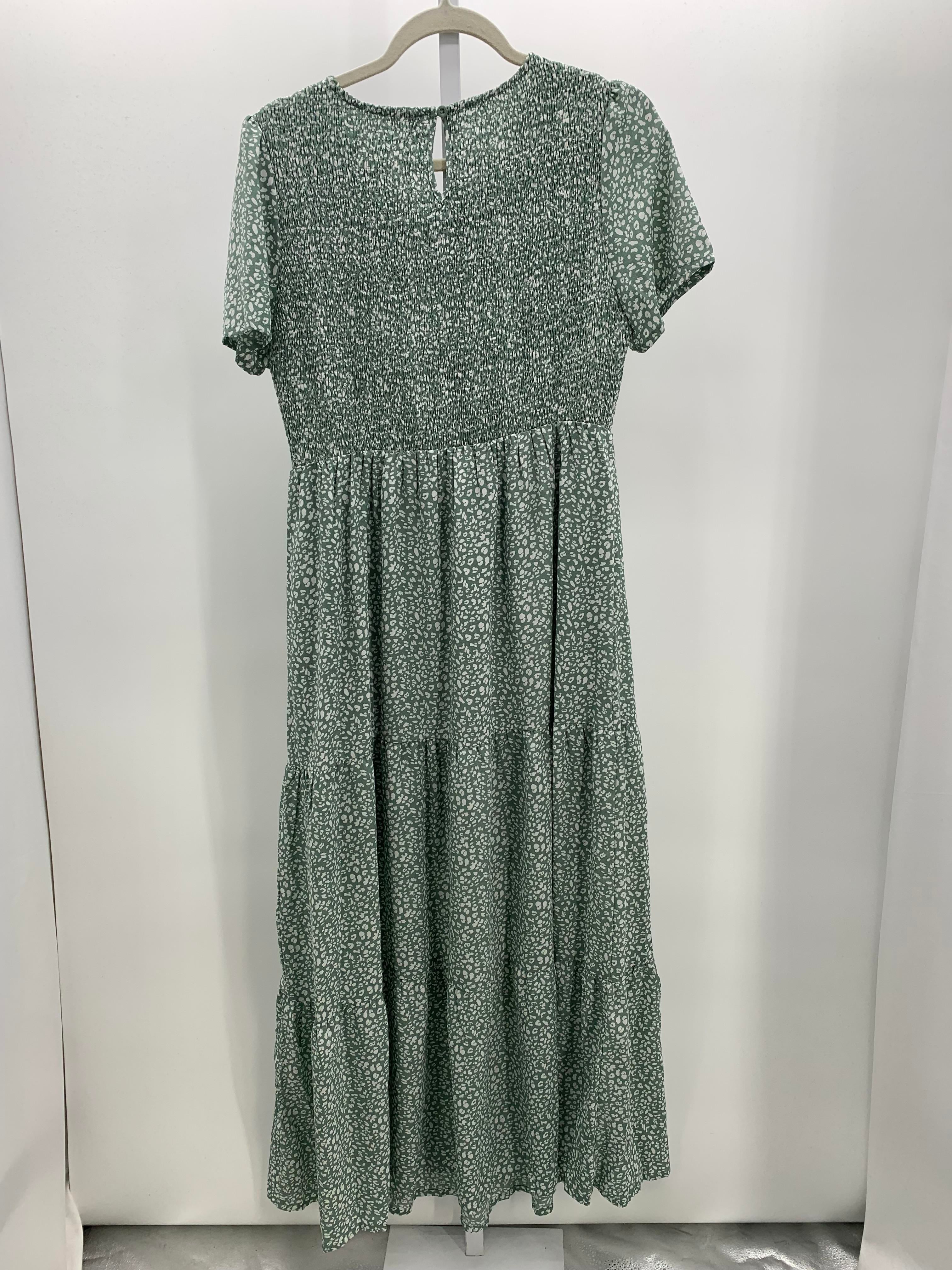Size Large Misses Short Sleeve Dress