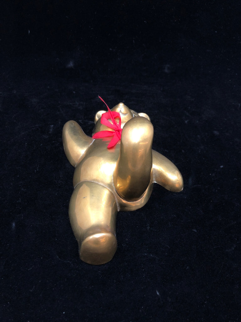 BEAR W/RED RIBBON WALL HANGING DECOR- GOLDEN BRONZE COLOR.