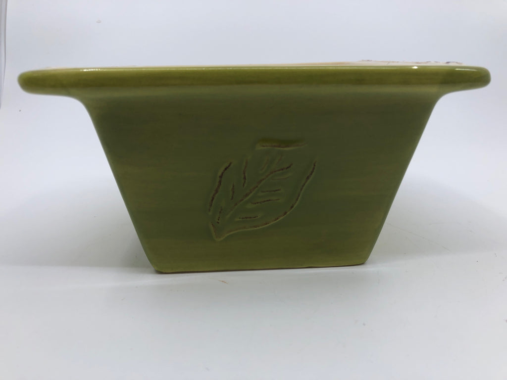 GREEN SQUARE BOWL W HANDLES.