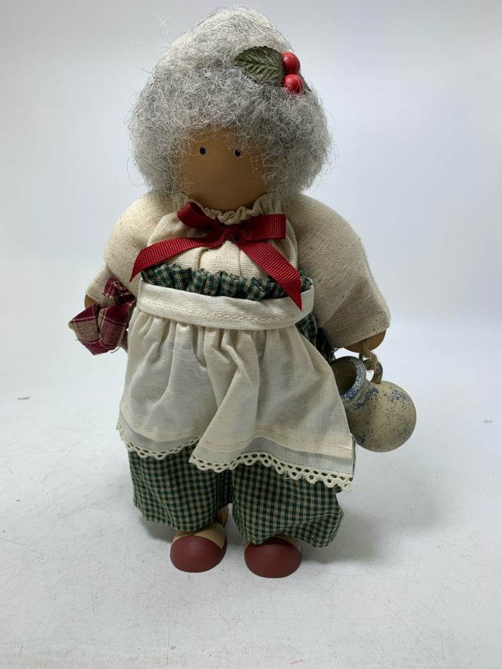 WOOD GRANDMA HOLDING POTTERY JUG GREEN PLAID DRESS LIZZIE HIGH DOLL.