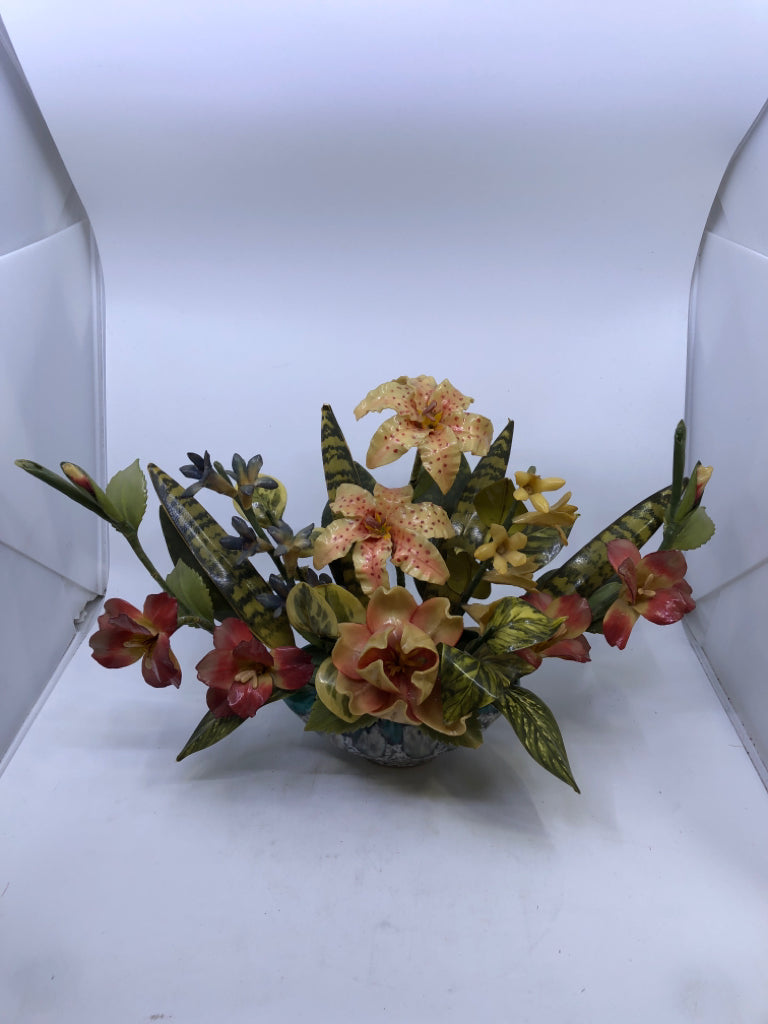VTG FAUX RESIN BOUQUET IN TEAL/GREY CERAMIC PLANTER.
