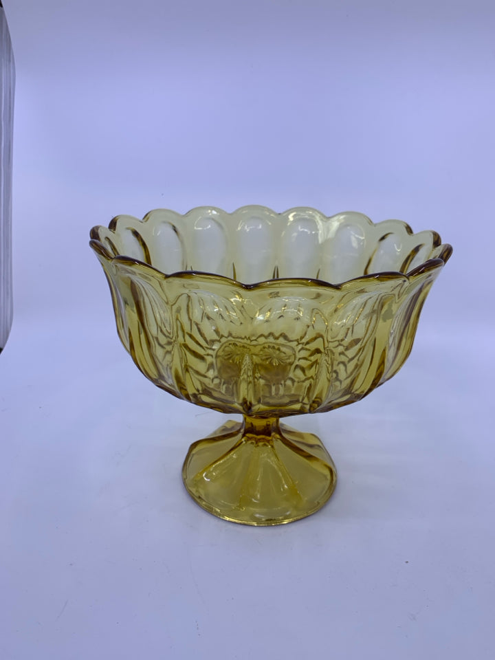 VTG LARGE GLASS PEDESTAL BOWL W/ SCALLOP EDGE.