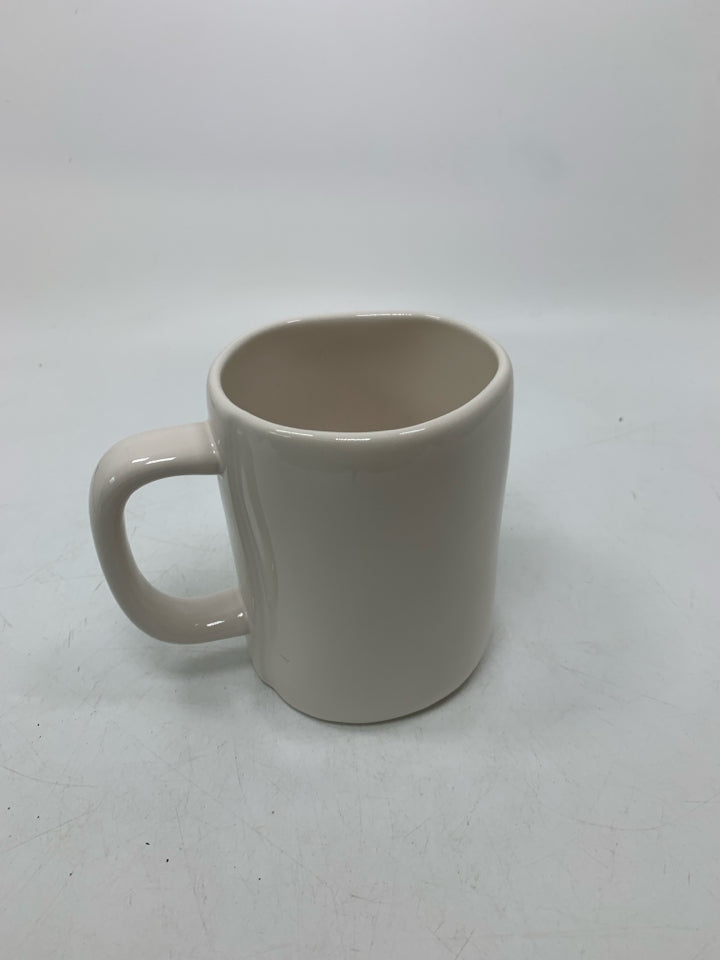 WORLD'S BEST AUNTIE MUG.