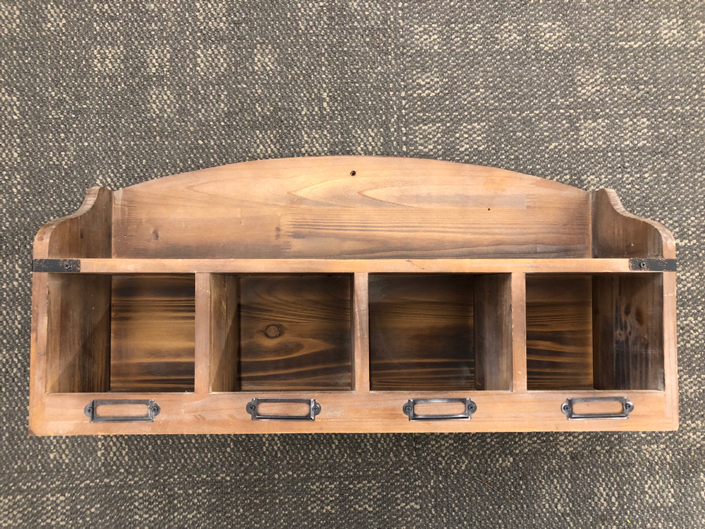 RECLAIMED WOOD WALL CUBBY ORGANIZER.