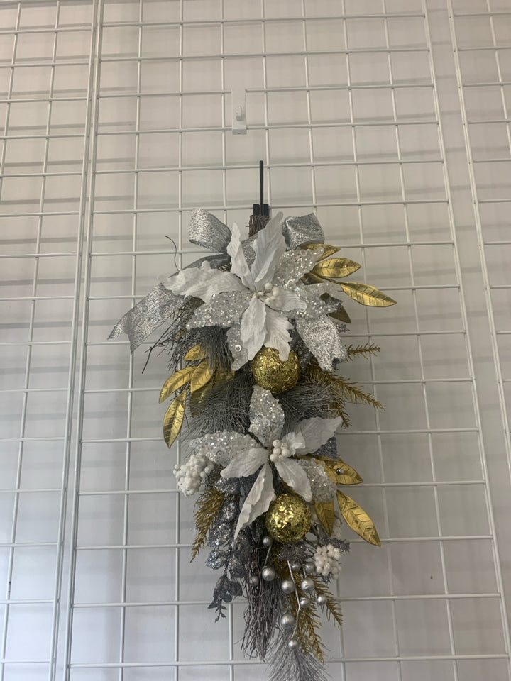 SILVER AND GOLD SPARKLE SWAG HANGING W WHITE FLORAL.