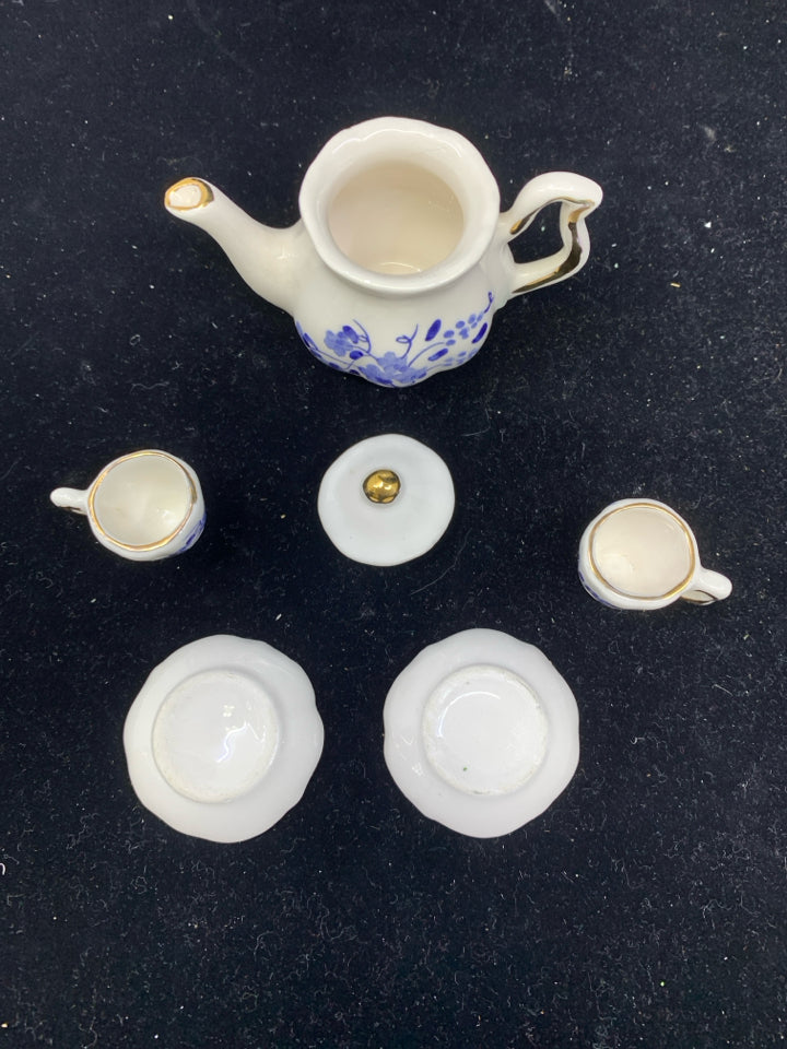 8 PIECE MINI TEA SET.