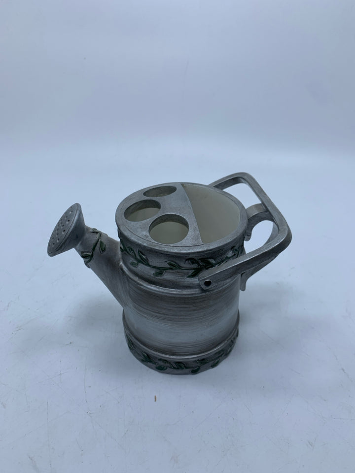RESIN GREY WATERING CAN TOOTHBRUSH HOLDER.