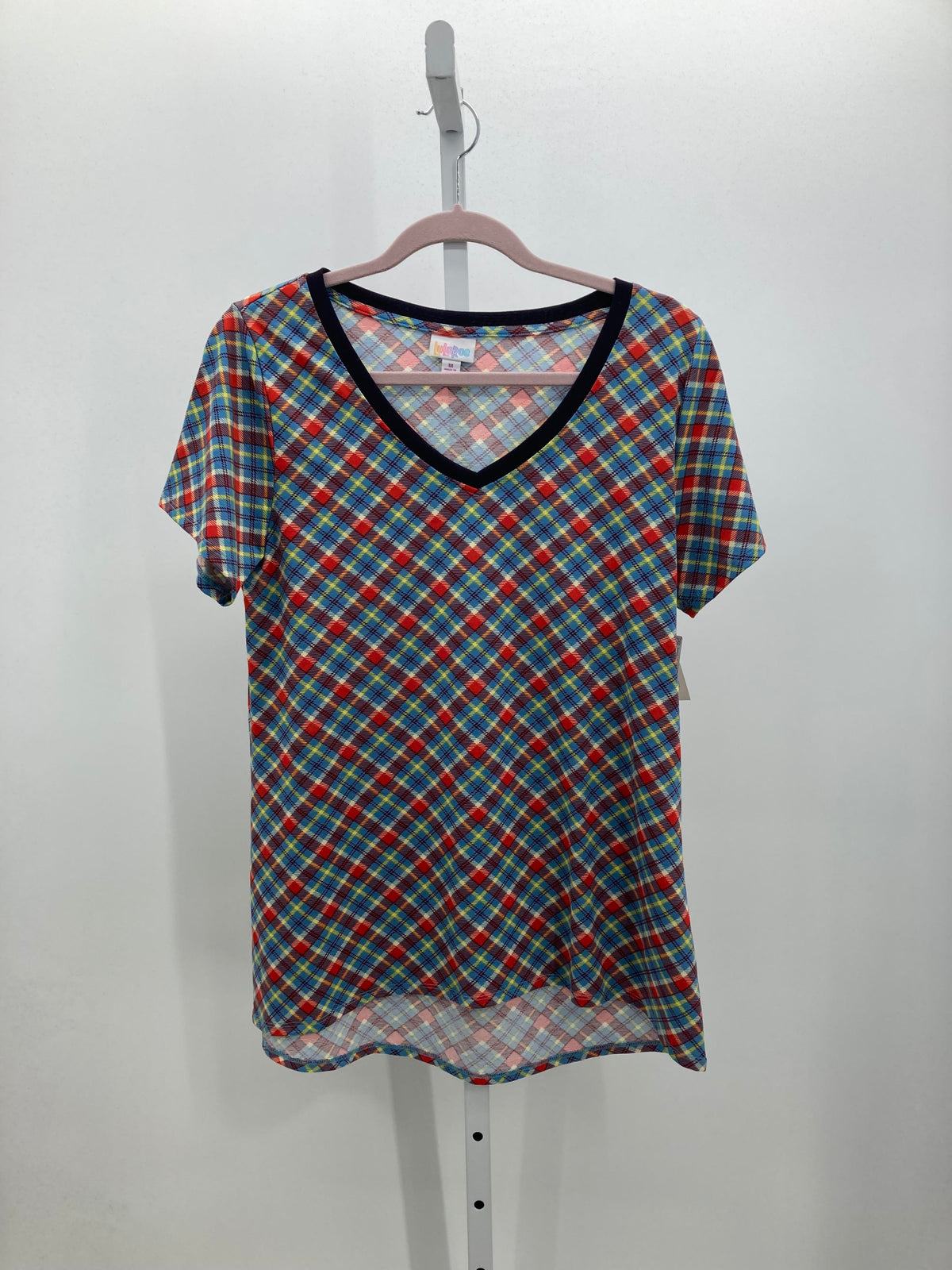Lularoe Size Medium Misses Short Sleeve Shirt