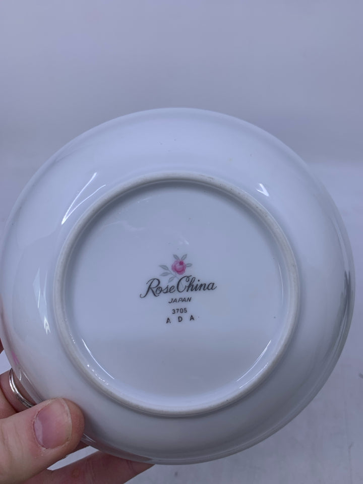 4 VTG DESSERT BOWLS GREEN SCROLL W/ GOLD EDGES.