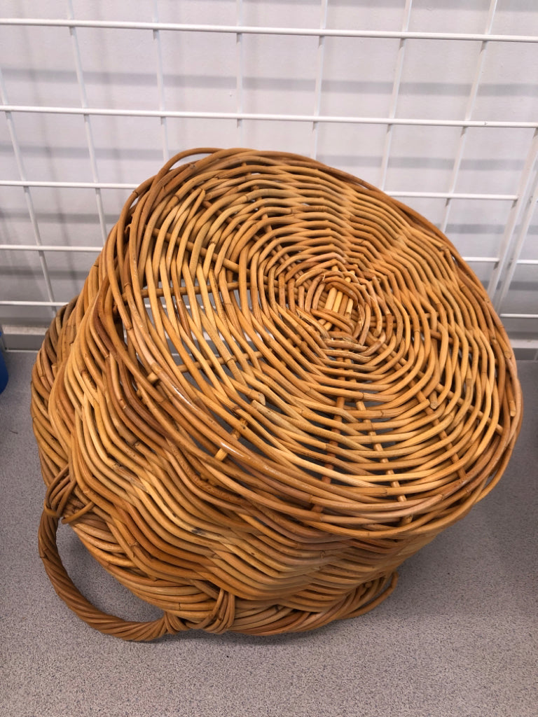 WOVEN WICKER BASKET W/2 HANDLES.