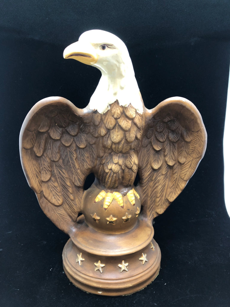 VTG AMERICANA EAGLE FIGURE.
