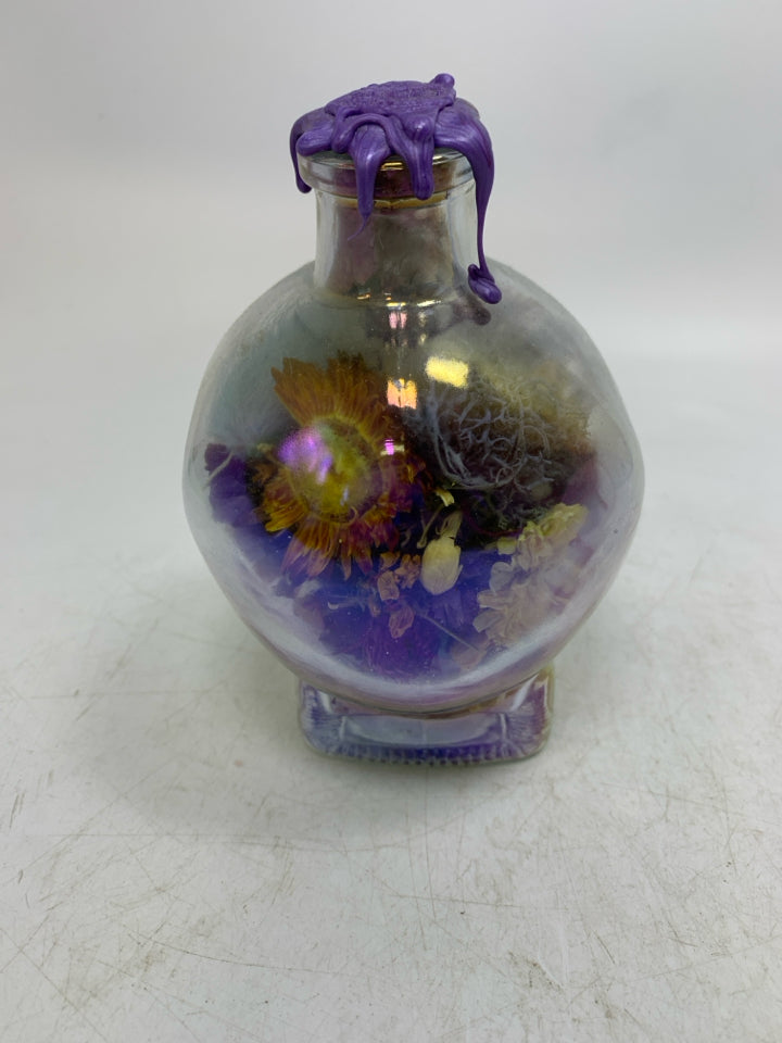 IRIDESCENT GLASS SKULL W/ FILLER.
