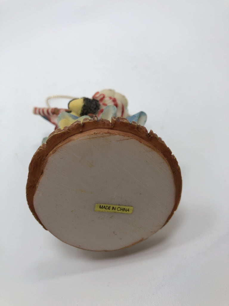 AMERICANA COW ORNAMENT.