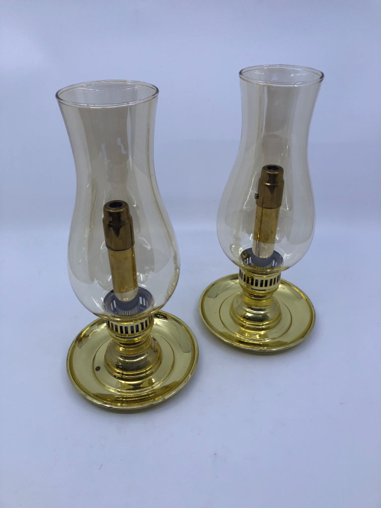 2 BRASS TAPER CANDLE HOLDER W IRIDESCENT.