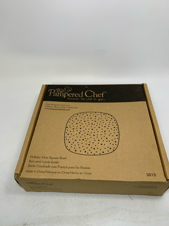 NIB HOLIDAY DOTS GLASS SQUARE BOWL.