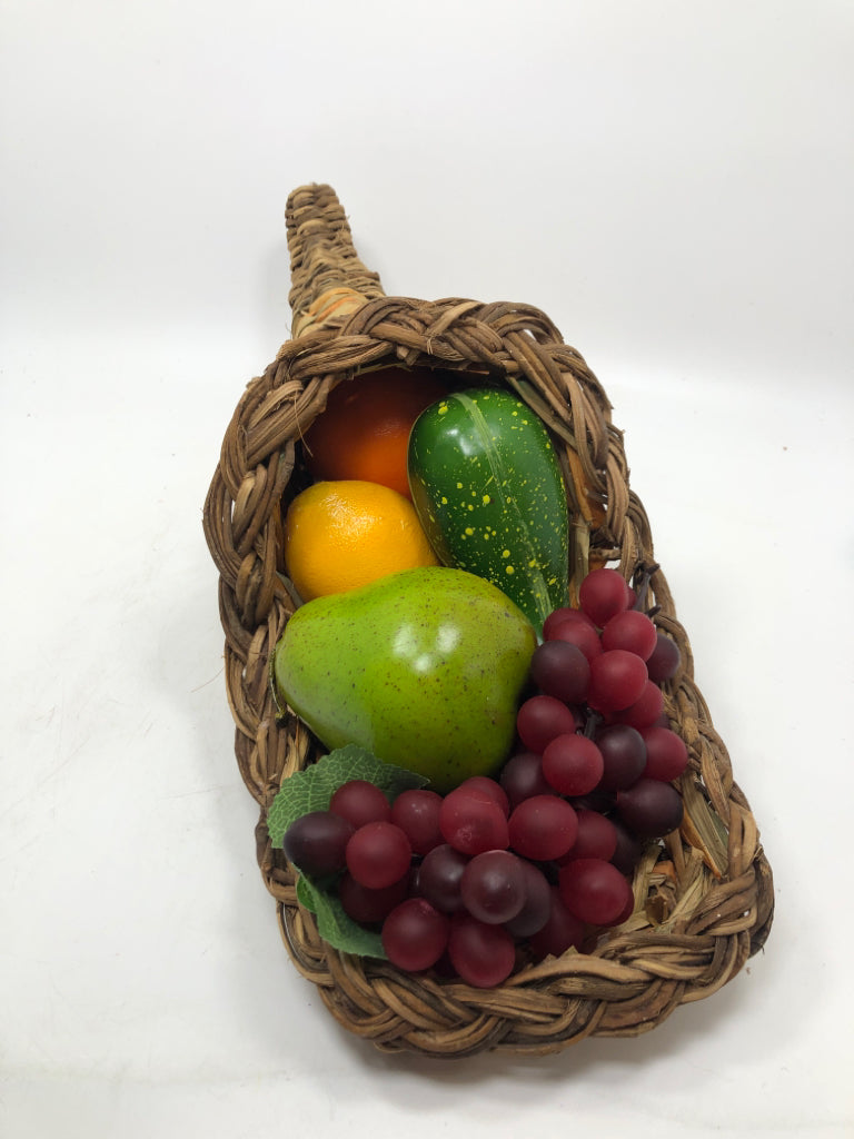 WICKER WOVEN CORNUCOPIA W/5PC FAUX FRUIT DECOR.
