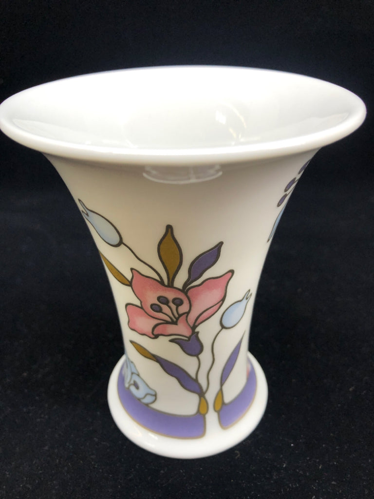 SMALL GERMAN PINK FLORAL VASE.