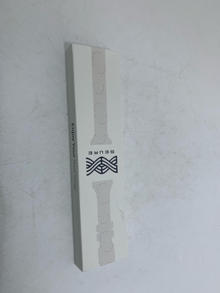 NIB BLACK RUBBER WATCH STRAP.