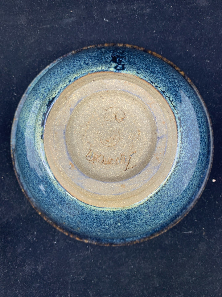 SPECKLED DARK BLUE POTTRY BOWL.