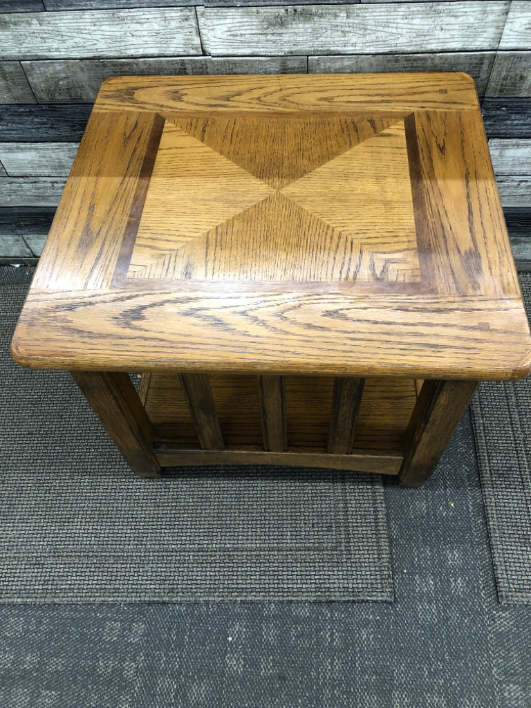 SQUARE INLAY WOOD  SIDE TABLE W/SHELF.