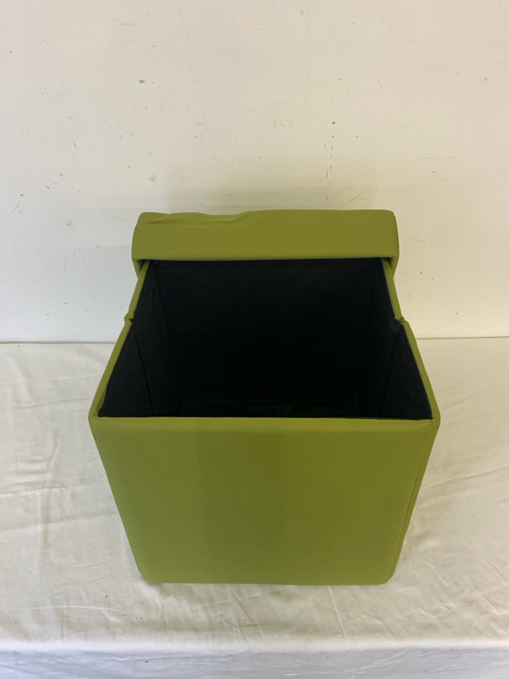 GREEN FOLDABLE FOOT CUBE OTTOMAN W/ TRAY.