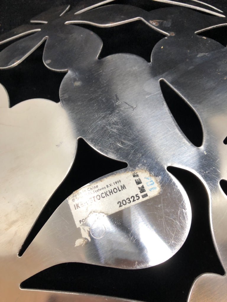HEAVY METAL FLORAL DECOR BOWL.