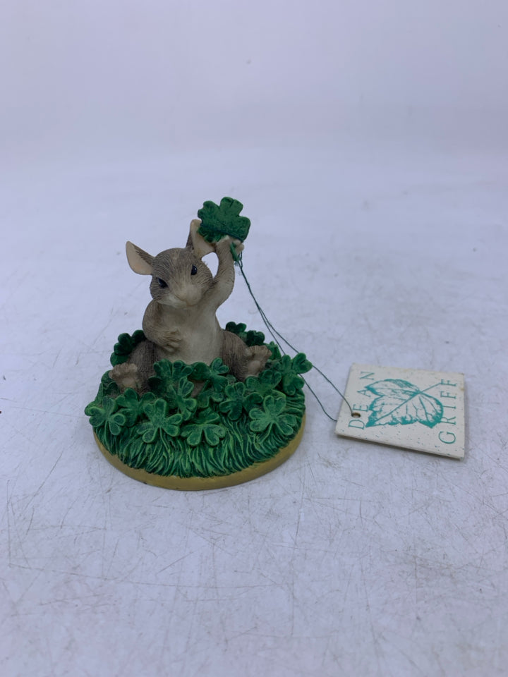 RESIN GOOD LUCK MOUSE HOLDING CLOVERS.