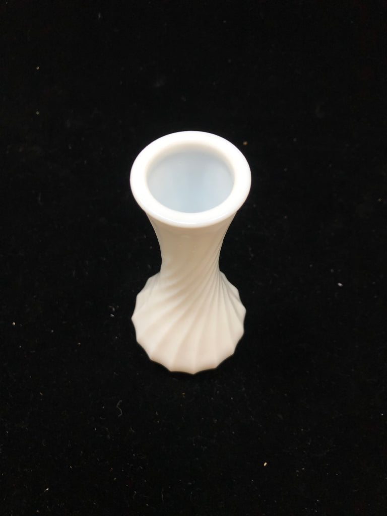 VTG SWIRL MILK GLASS BUD VASE.