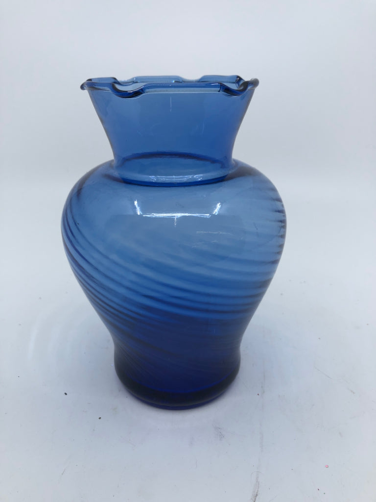 BLUE SWIRLED VASE.