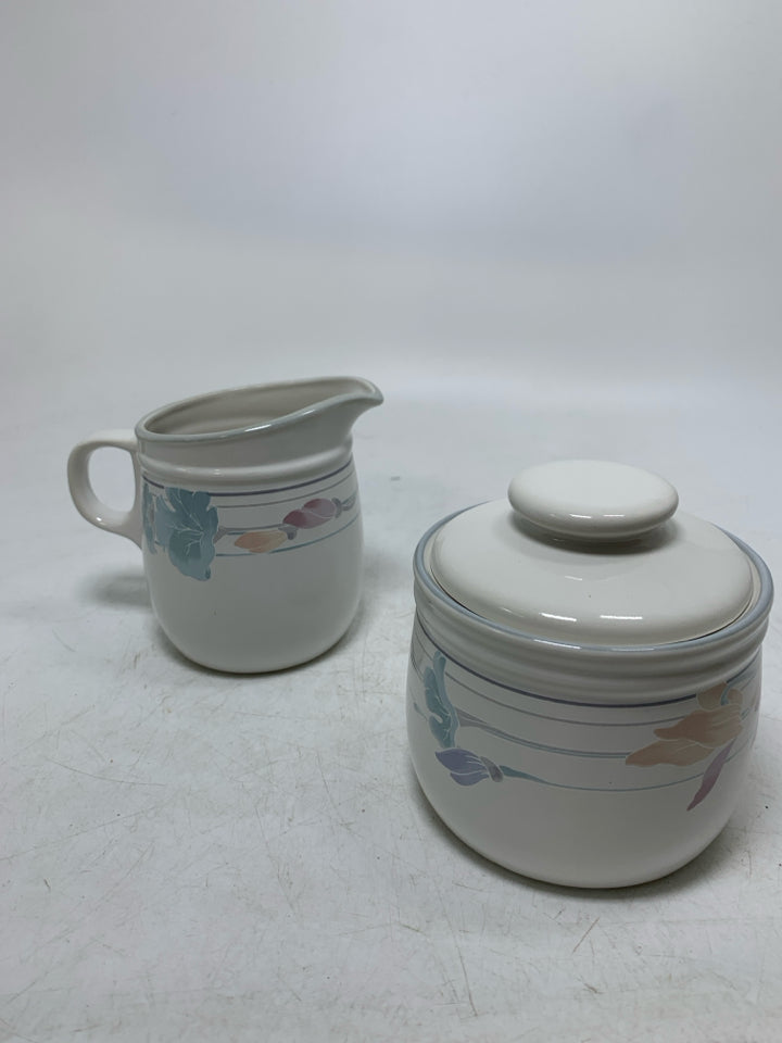 TENDER BLOOM PATTERN SUGAR/CREAMER SET.
