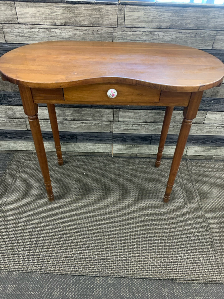 ROUND/OVAL ACCENT TABLE W SINGLE DRAWER *MINOR WARE*.
