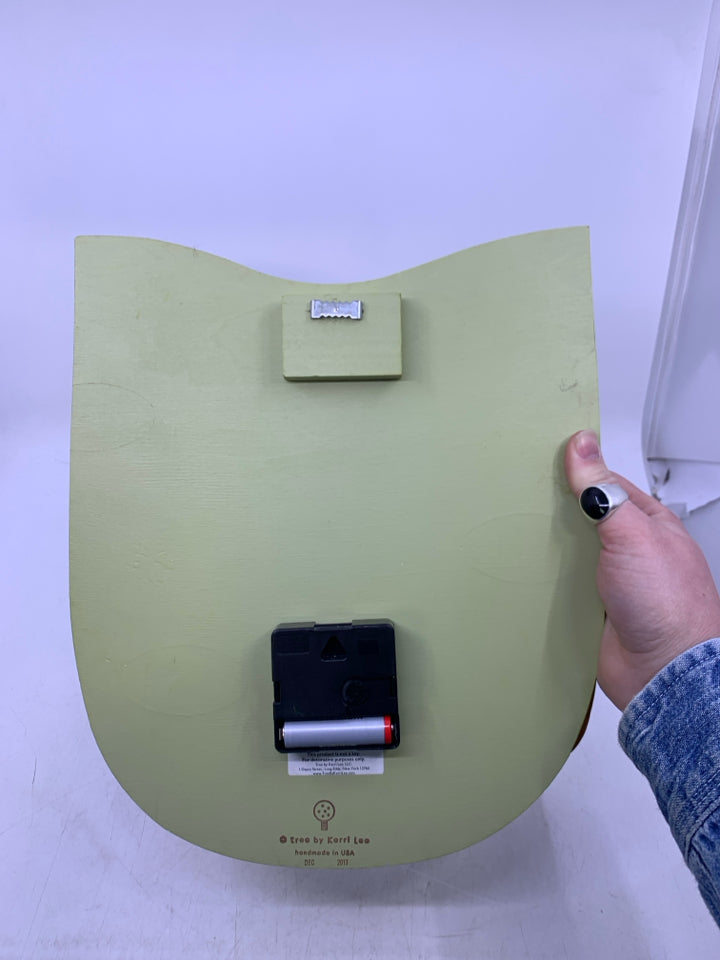 GREEN OWL CLOCK TREE BY KERRI LEE.