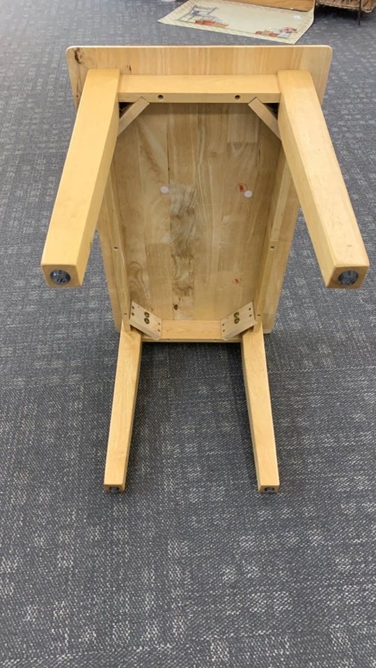 SOLID OAK KIDS TABLE/COFFEE TABLE.