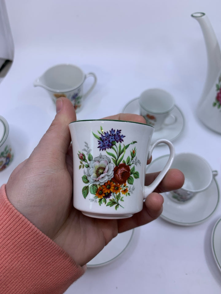 15 PC VTG PONTESA WHITE W/ GREEN RIM ASSORTED FLORAL TEA SET.