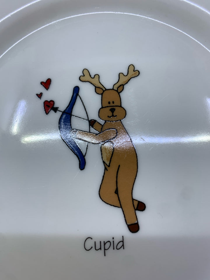 8 REINDEER LUNCH PLATES.
