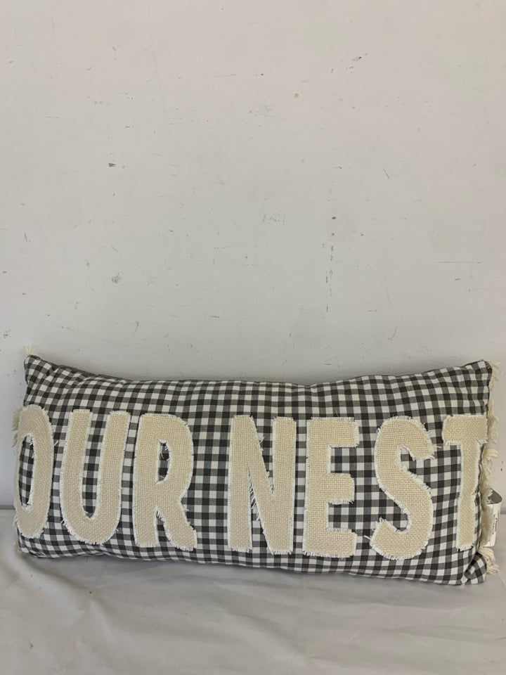 GRAY/WHITE CHECKERED PILLOW "OUR NEST".