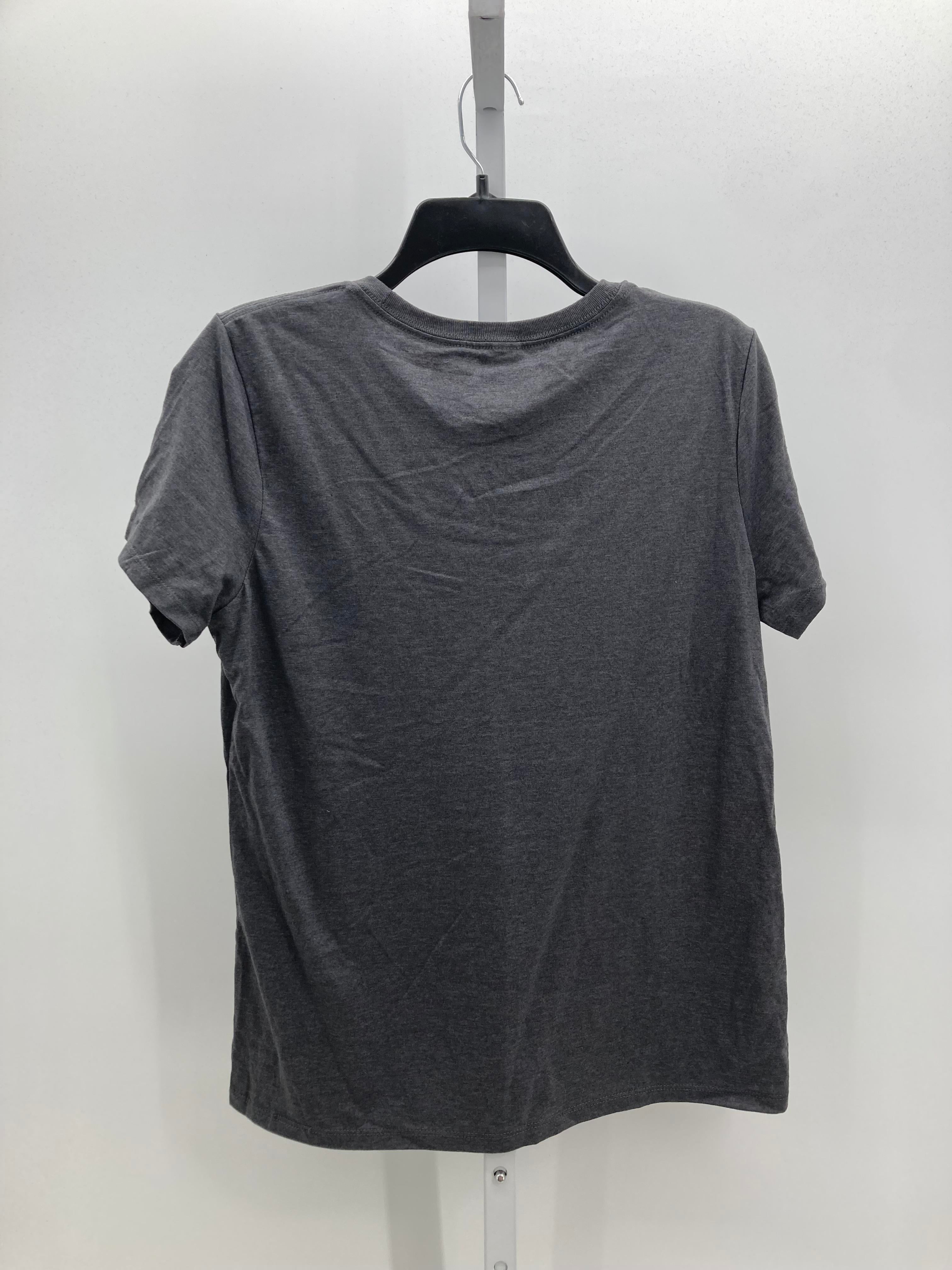 Gildan Size Medium Misses Short Sleeve Shirt