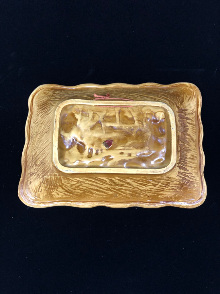 VTG CERAMIC LAKE GEORGE WALL DECOR.