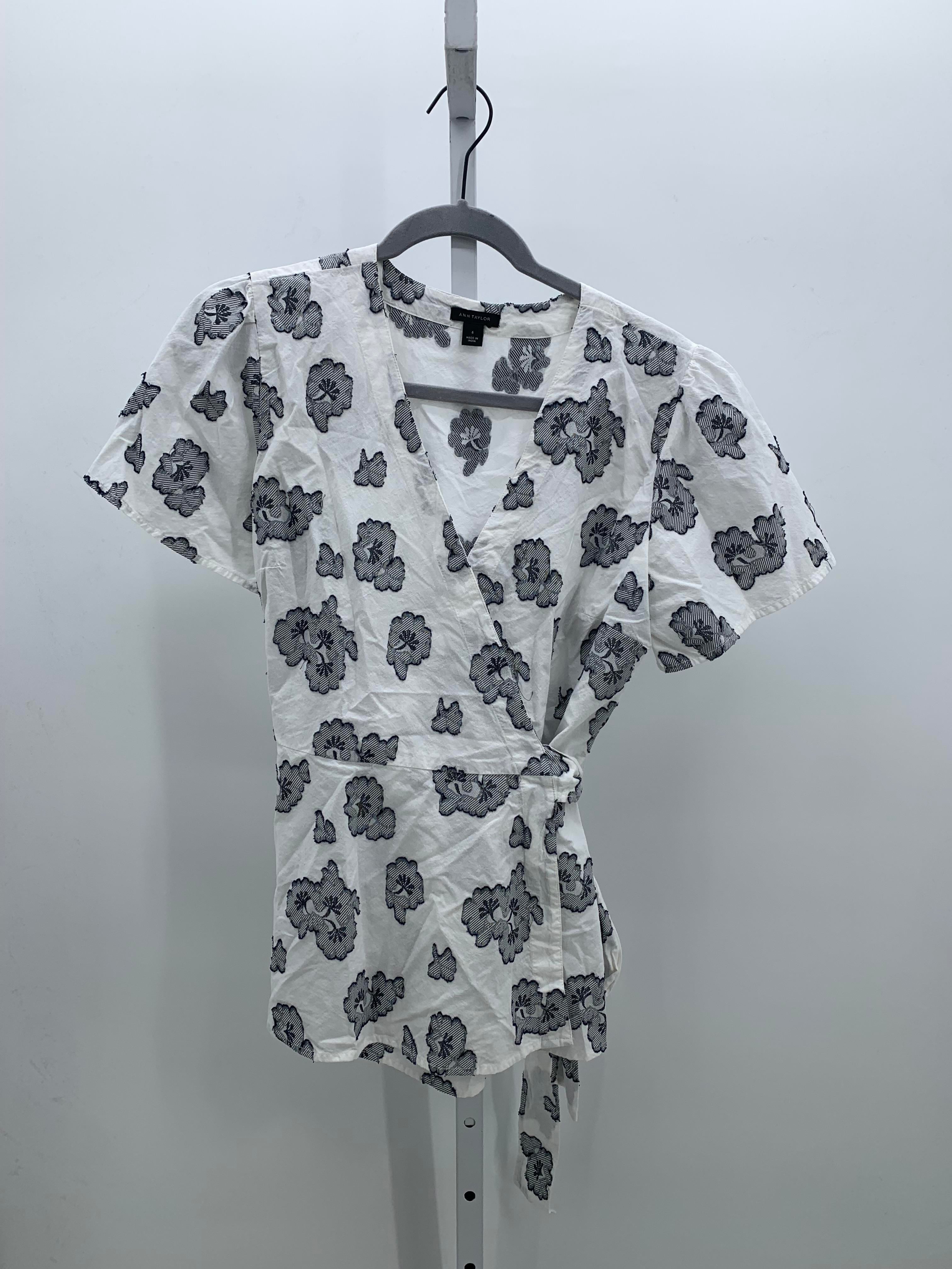 Ann Taylor Size 6 Misses Short Sleeve Shirt