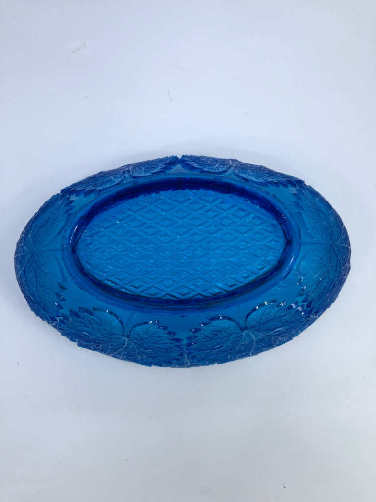 OVAL GLASS CENTERPIECE BOWL W/ EMBOSSED LEAVES.