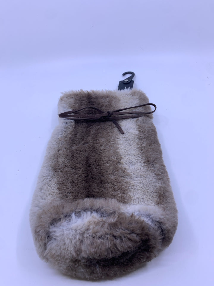 NIP NICOLE MILLER FAUX FUR WINE BAG.