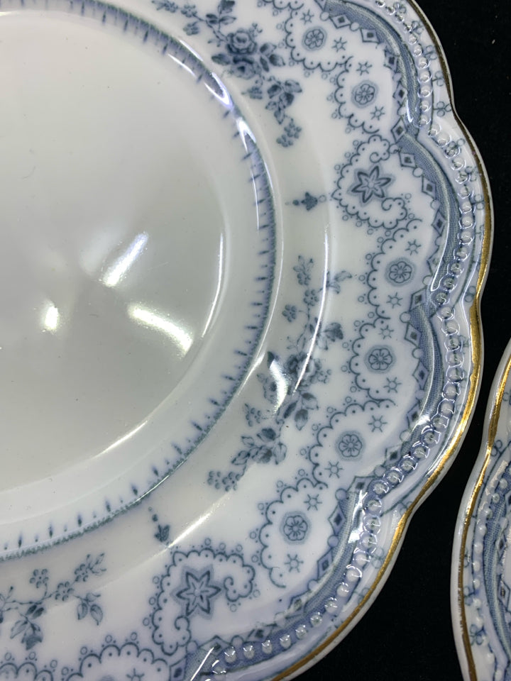 4 VTG BLUE AND WHITE SCALLOP EDGE PLATES.