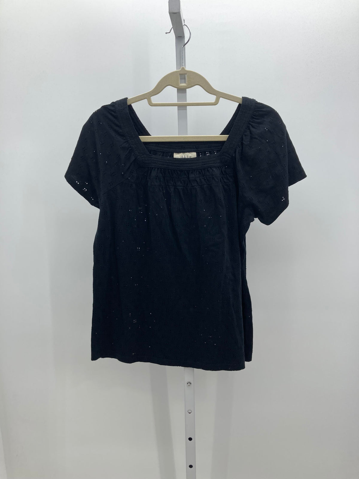 Style & Co. Size Medium Misses Short Sleeve Shirt