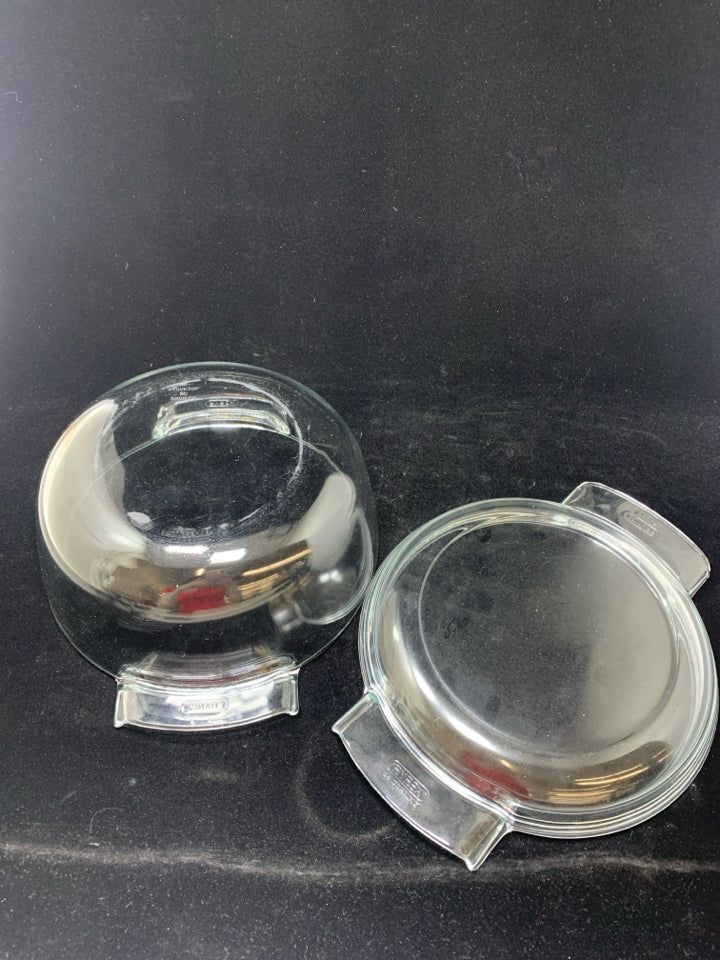 ROUND CLEAR GLASS PYREX CASSEROLE DISH W/LID.