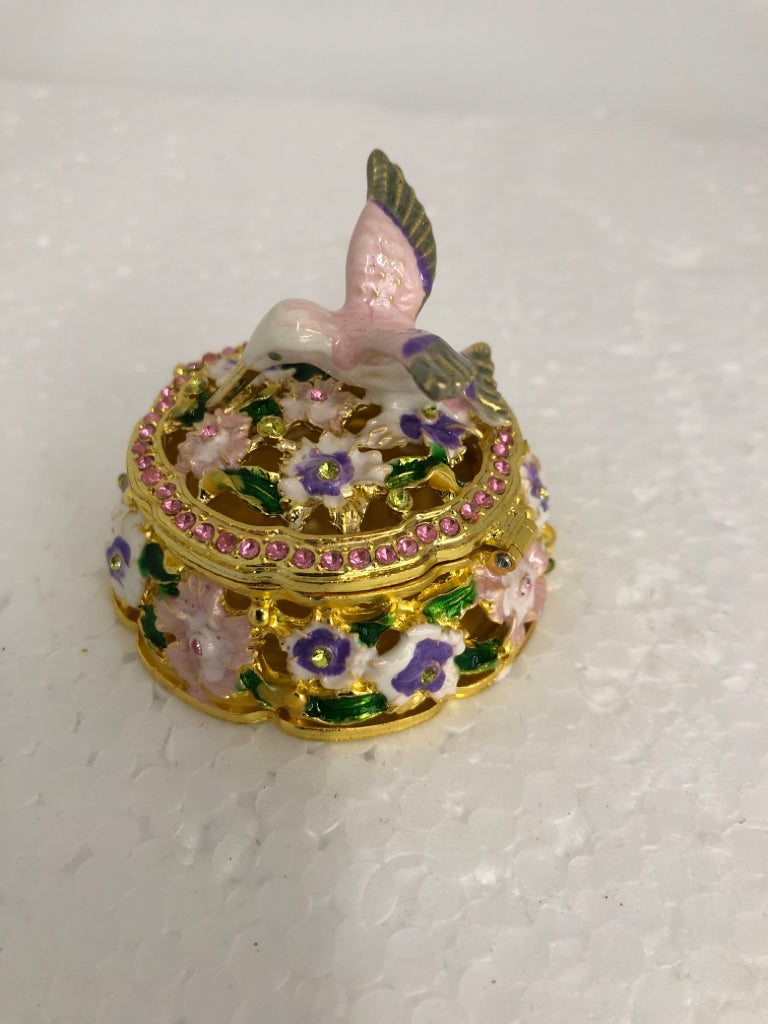 GOLD METAL W/ HUMMINGBIRD PINK/PURPLE FLOWERS TRINKET BOX.