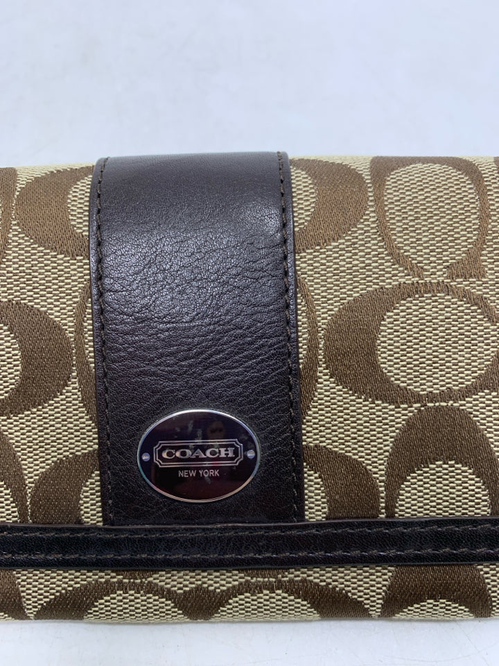 Coach Legacy Signature Long Wallet