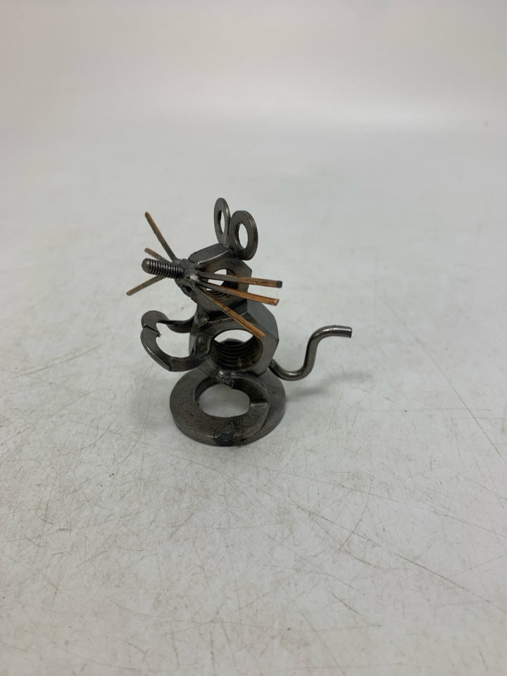 WELDED SMALL METAL MOUSE FIGURE.